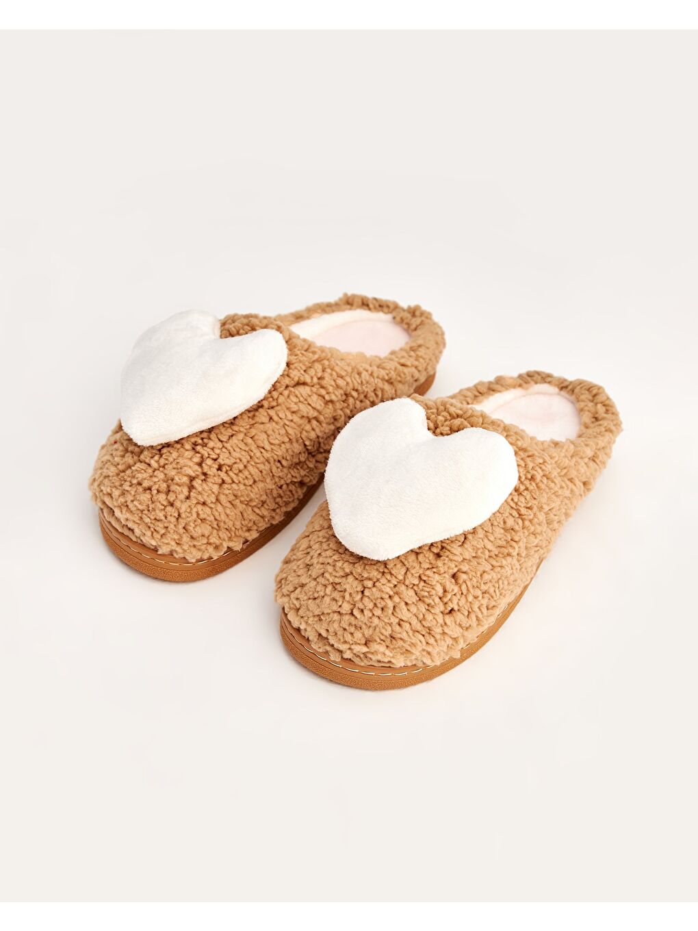 Kahverengi Kadın Kalp Desenli Ev Terliği - HEART