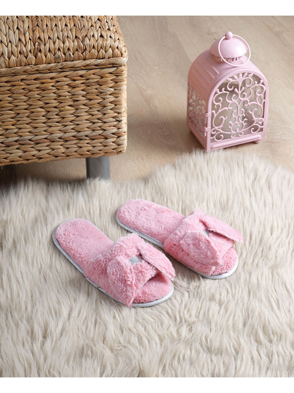 Pembe Kadın Figürlü Terlik - TINY-4