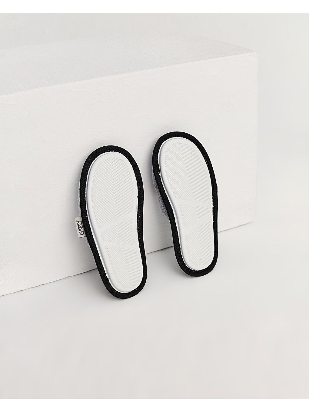 Gri Çocuk Figürlü Terlik - MONSTRA