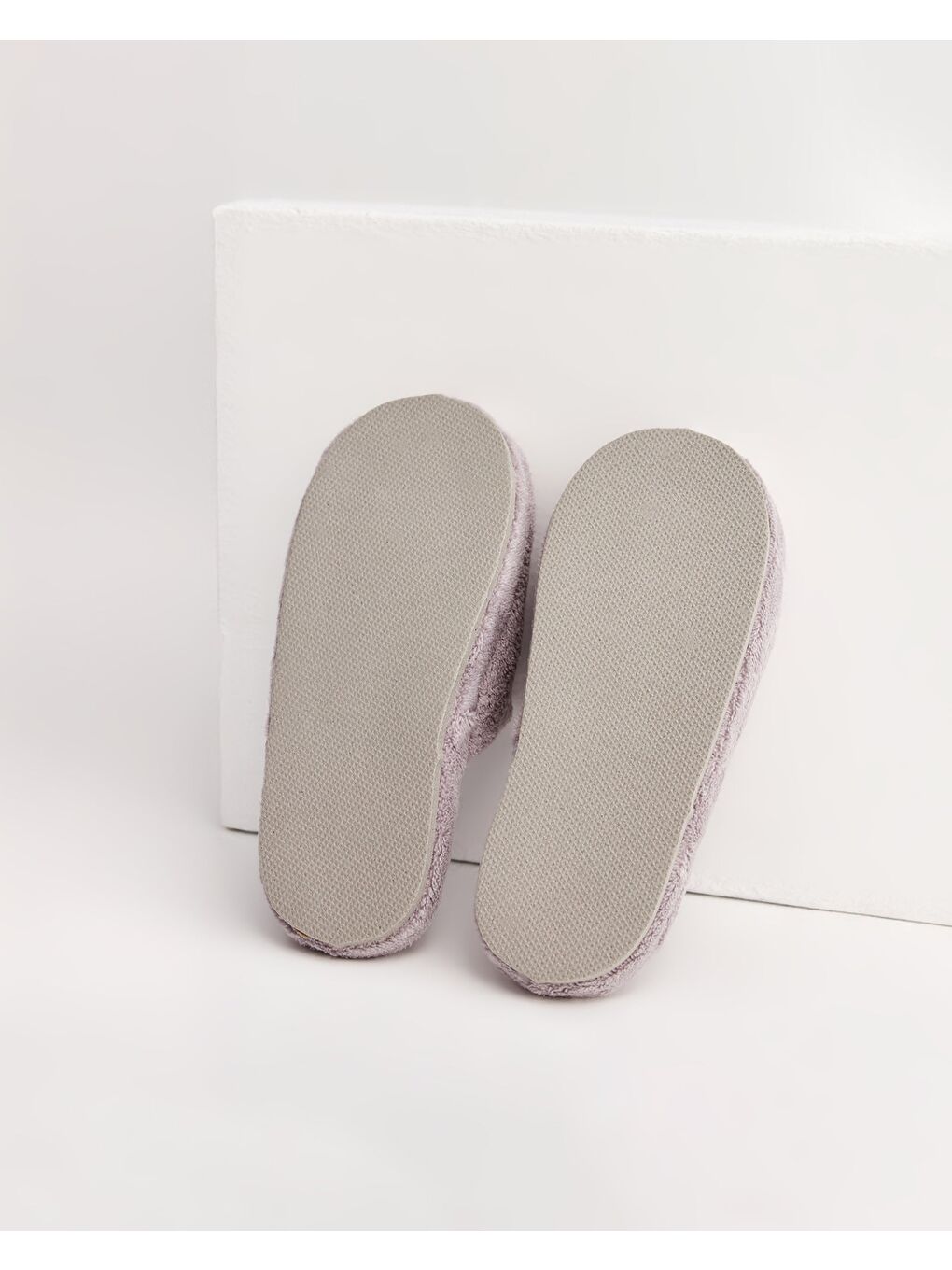 Gri Kadın Nakış Detaylı Terlik - SEANGATTO-2