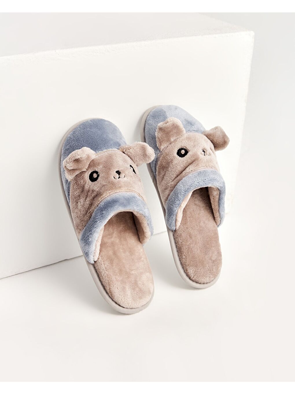 Mavi Kadın Figürlü Ev Terliği - MAFİN-1