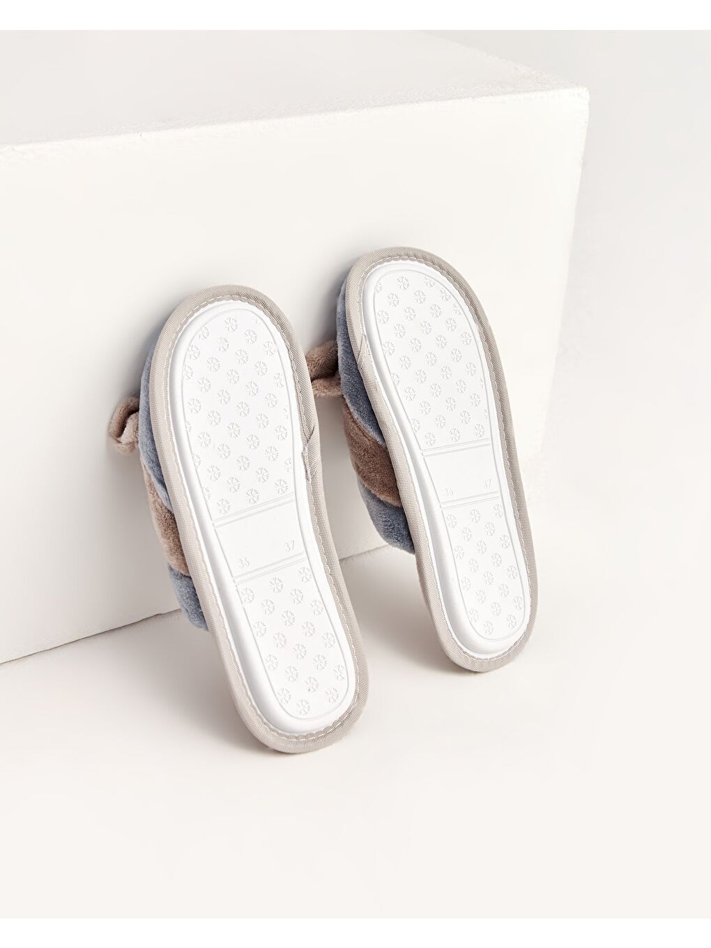 Mavi Kadın Figürlü Ev Terliği - MAFİN-2