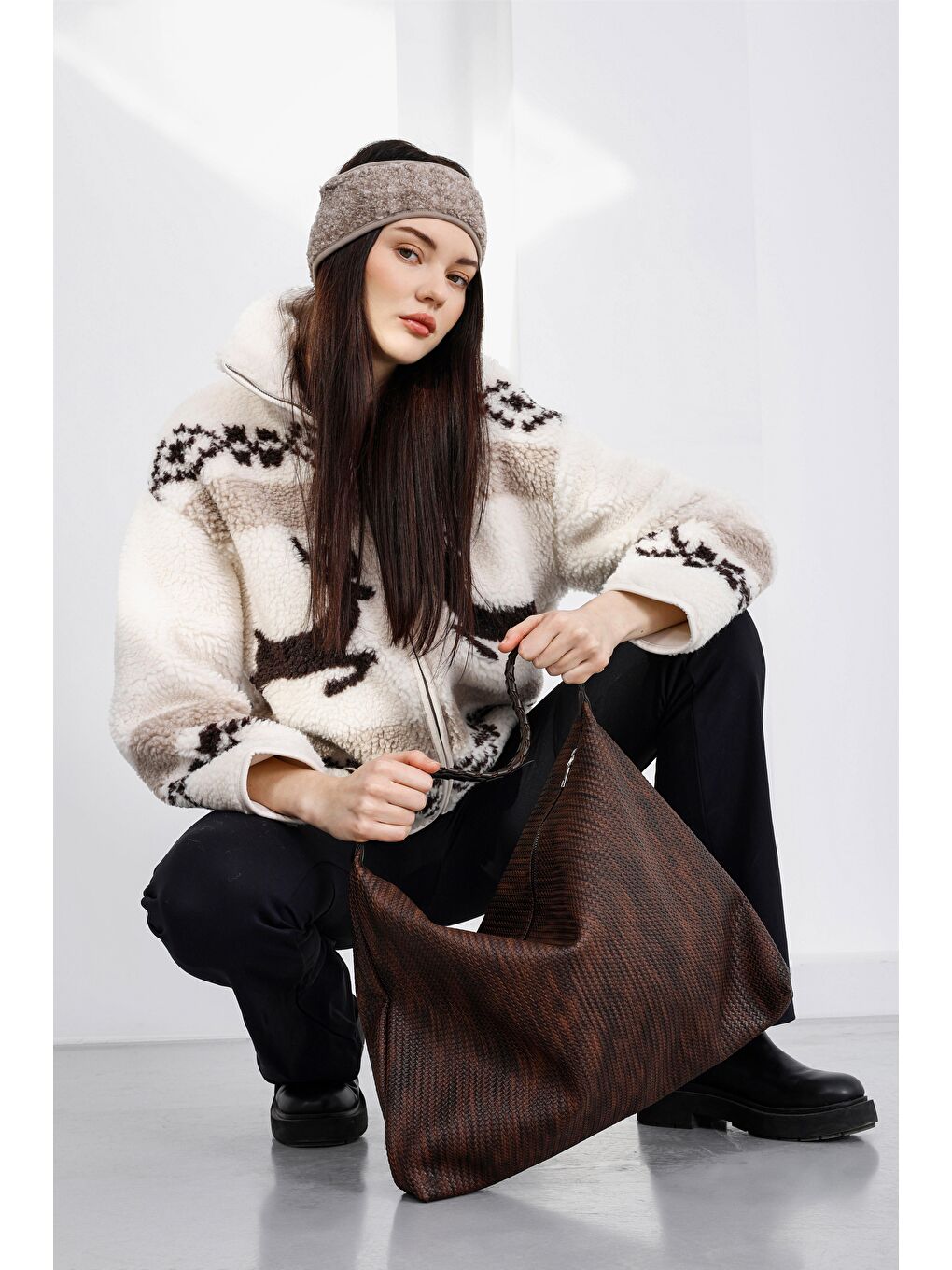 Kahverengi Polly Örgülü Salaş Omuz Çantası Kahve-3