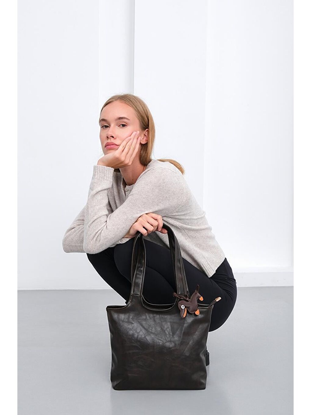 Kahverengi Cause Charmlı Omuz Çanta Kahve-1