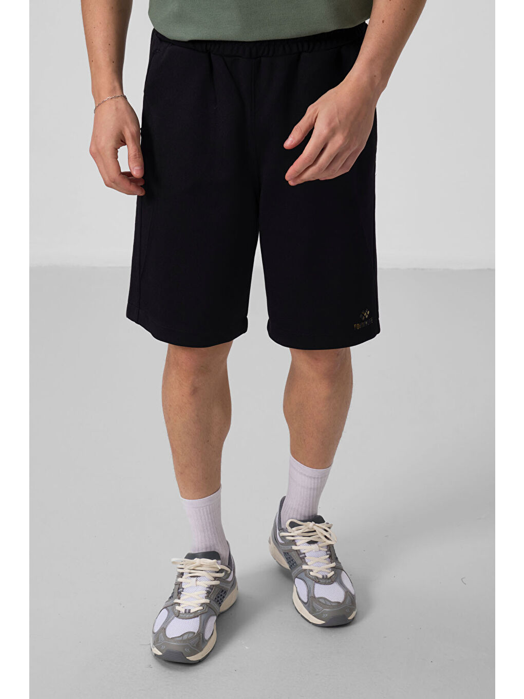 Siyah Yüzeyi Dokulu Oversize Erkek Şort - 81288-1