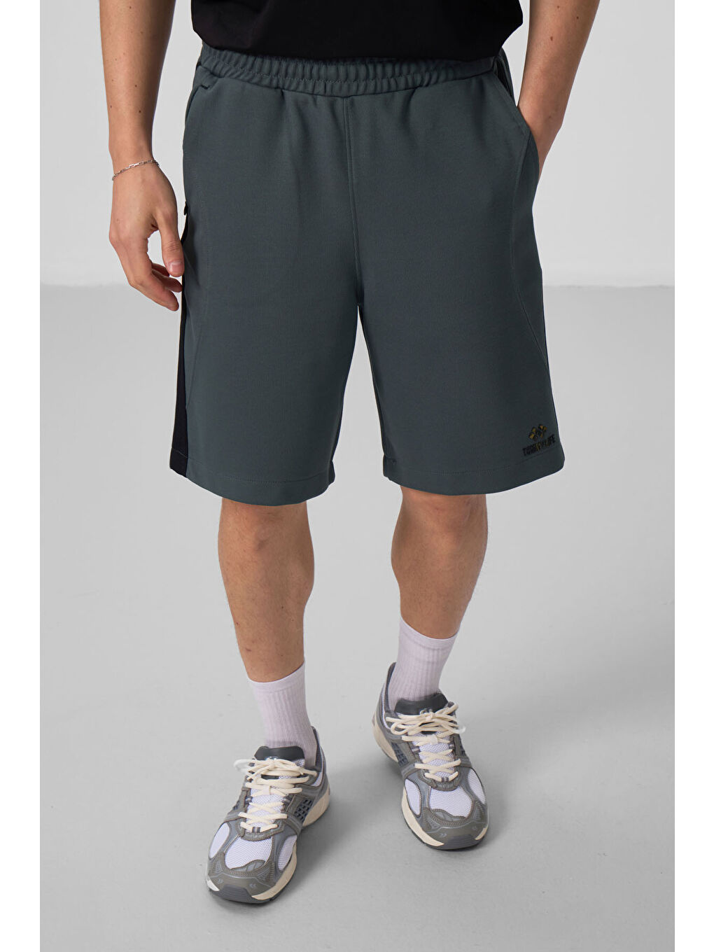 Haki Yüzeyi Dokulu Oversize Erkek Şort - 81288-1