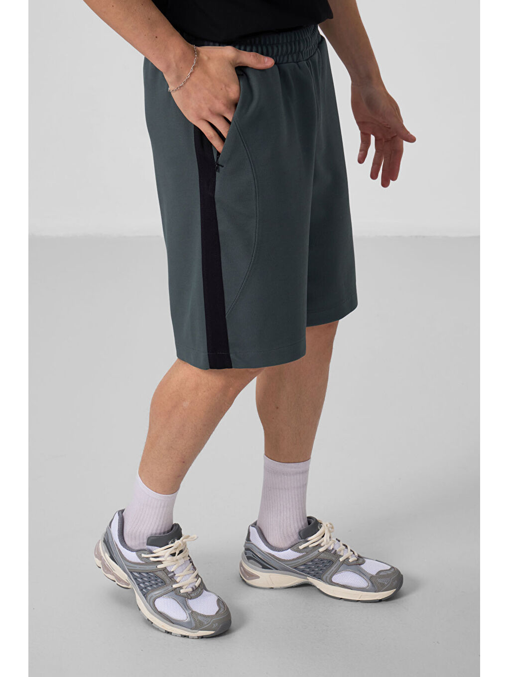 Haki Yüzeyi Dokulu Oversize Erkek Şort - 81288-3