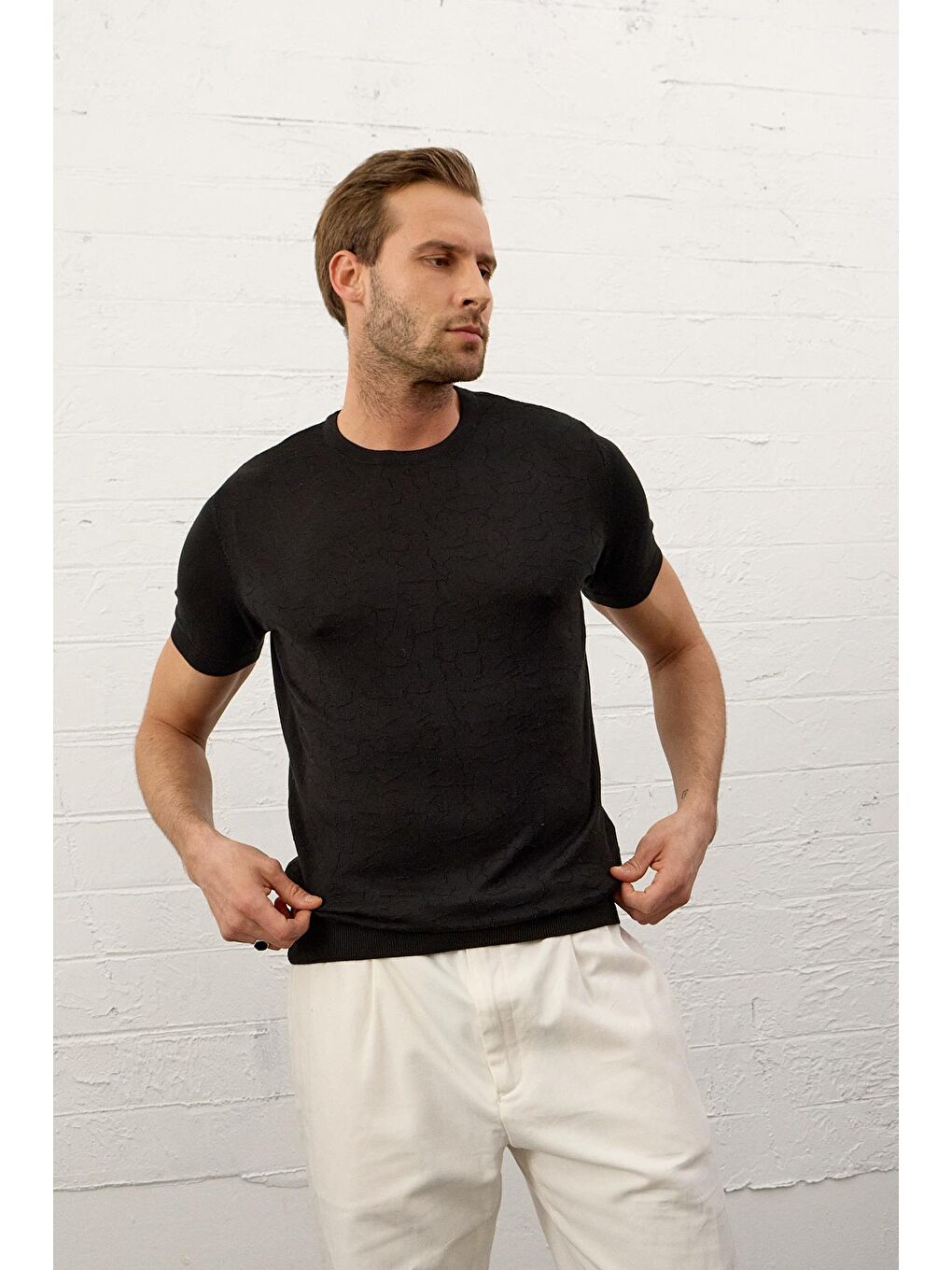 Modelli Bisiklet Yaka Slim-Fit Yazlık Triko Tişört Siyah-4