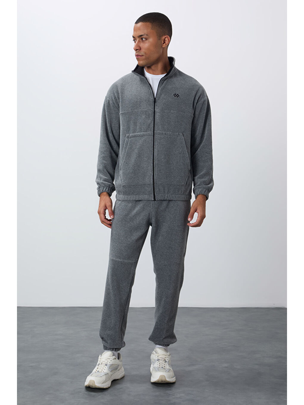 Gri Melanj Kalın Yumuşak Dokulu Comfort Fit Nakışlı Erkek Eşofman Takım - 85269