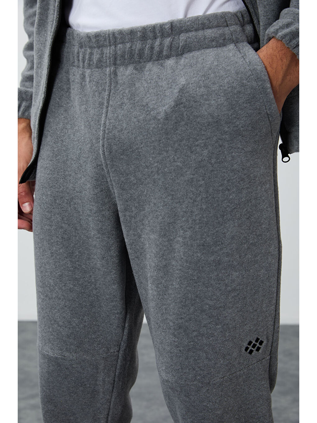 Gri Melanj Kalın Yumuşak Dokulu Comfort Fit Nakışlı Erkek Eşofman Takım - 85269-3