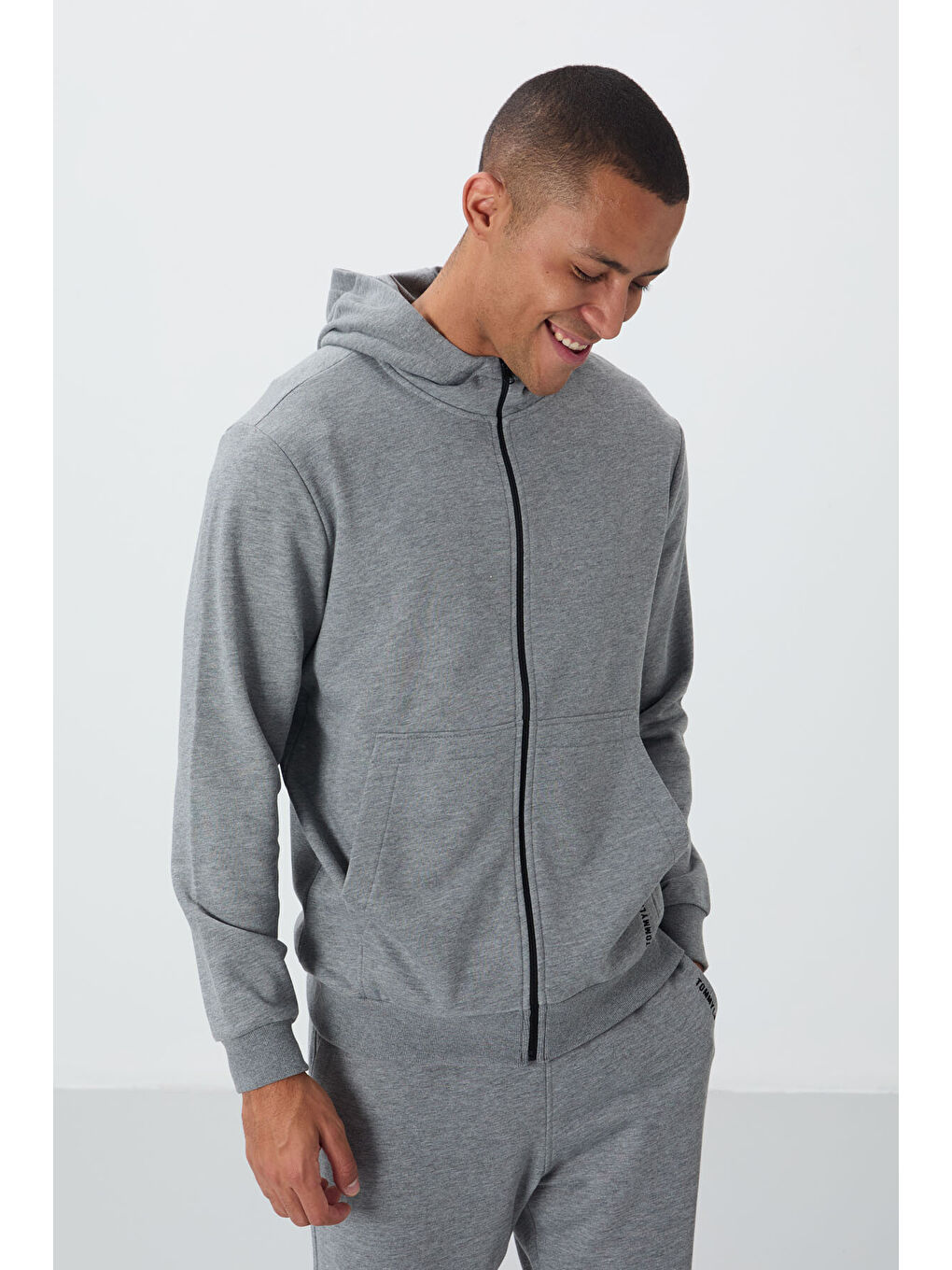 Gri Melanj Kompakt Pamuklu Kalın Pürüzsüz Dokulu Kapüşonlu Comfort Fit Erkek Eşofman Takım   85262-2