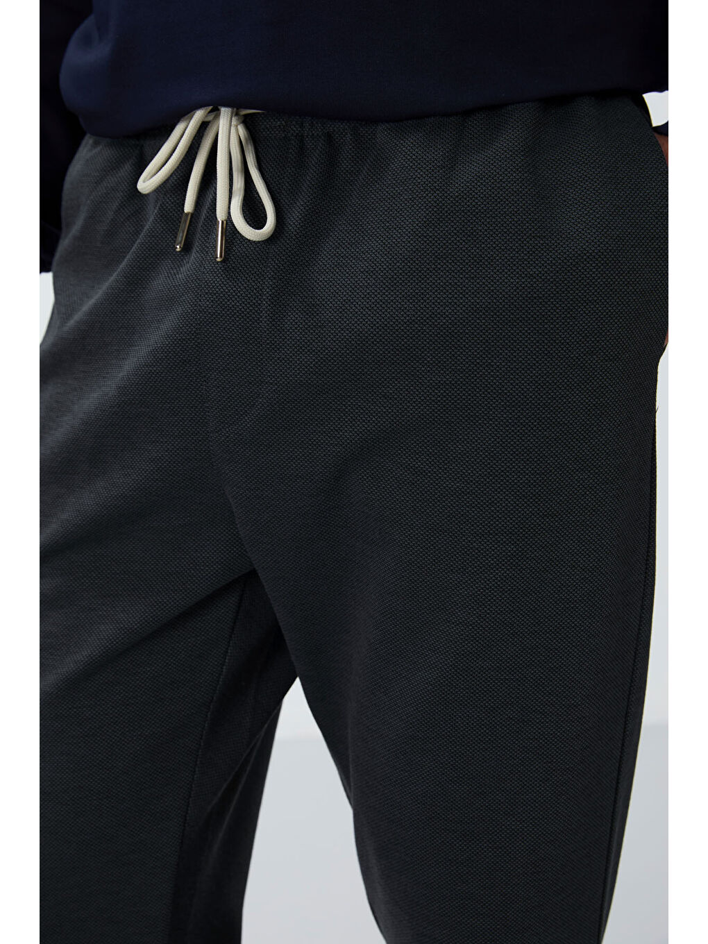 Koyu Gri Yüzeyi Dokulu Standart Fit Erkek Eşofman Alt - 82155-2