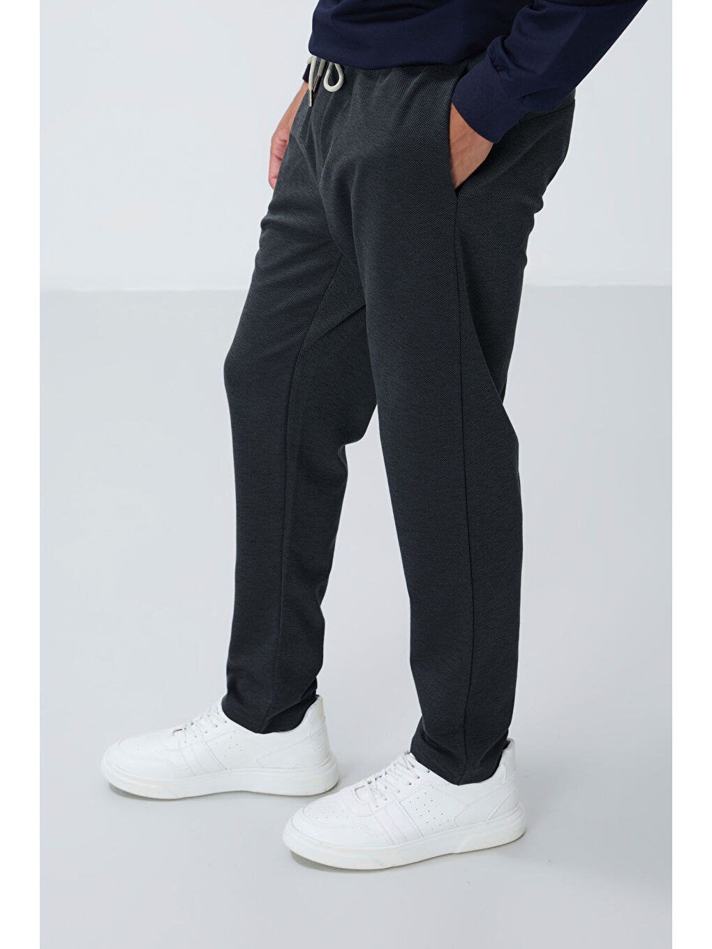 Koyu Gri Yüzeyi Dokulu Standart Fit Erkek Eşofman Alt - 82155-3