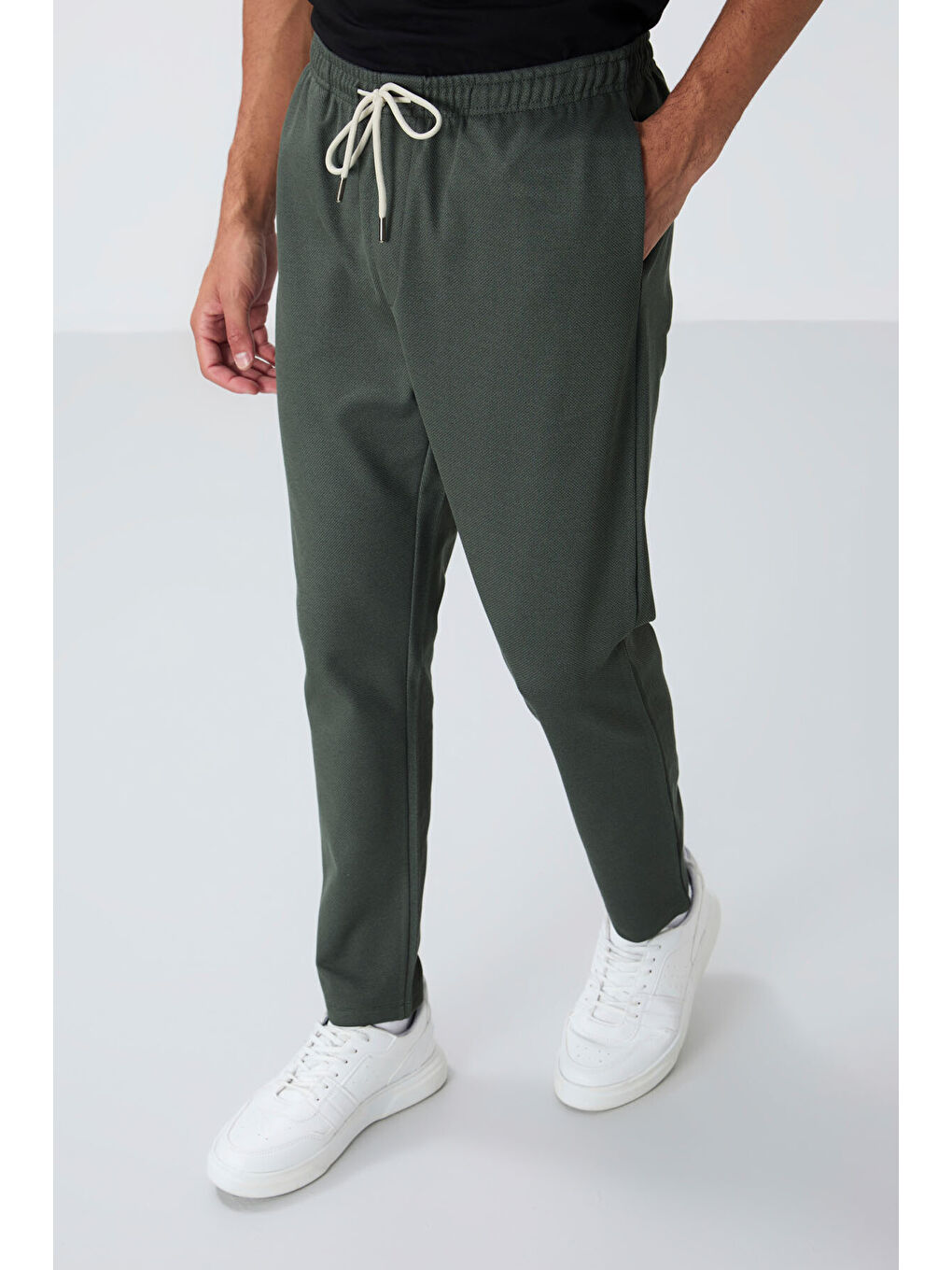 Haki Yüzeyi Dokulu Standart Fit Erkek Eşofman Alt - 82155-3