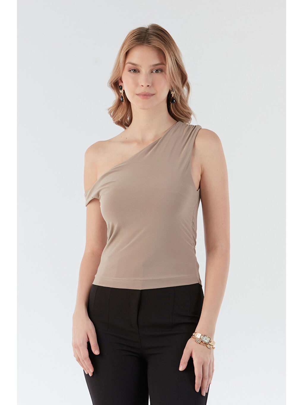 Bej Yanları Drapeli Tek Kol Bluz-1