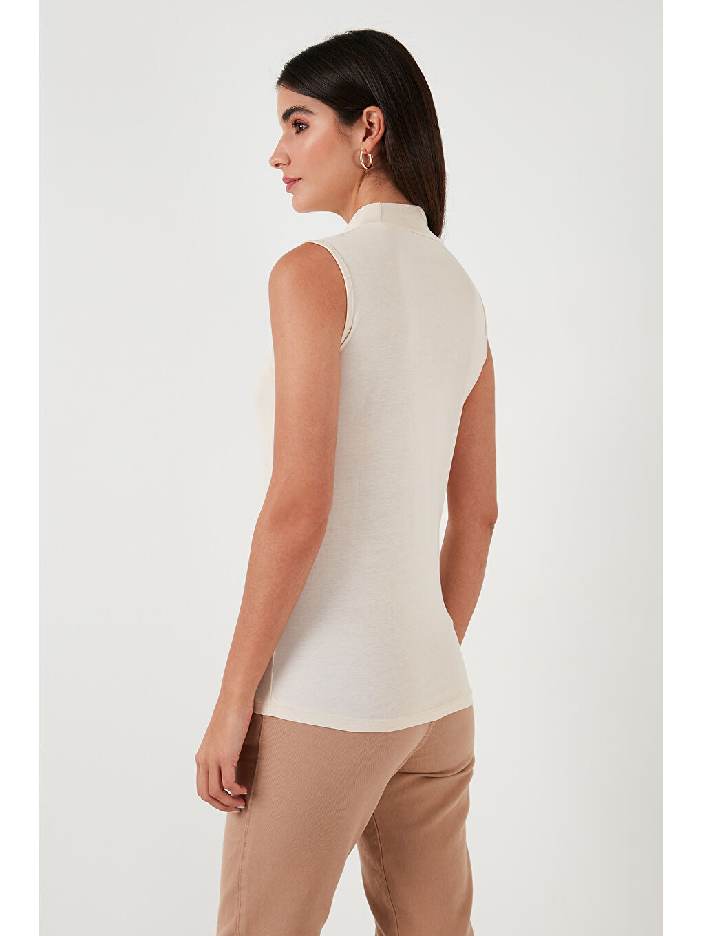 Gri Pamuklu Kolsuz Dik Yaka Kadın T Shirt 5865710-5