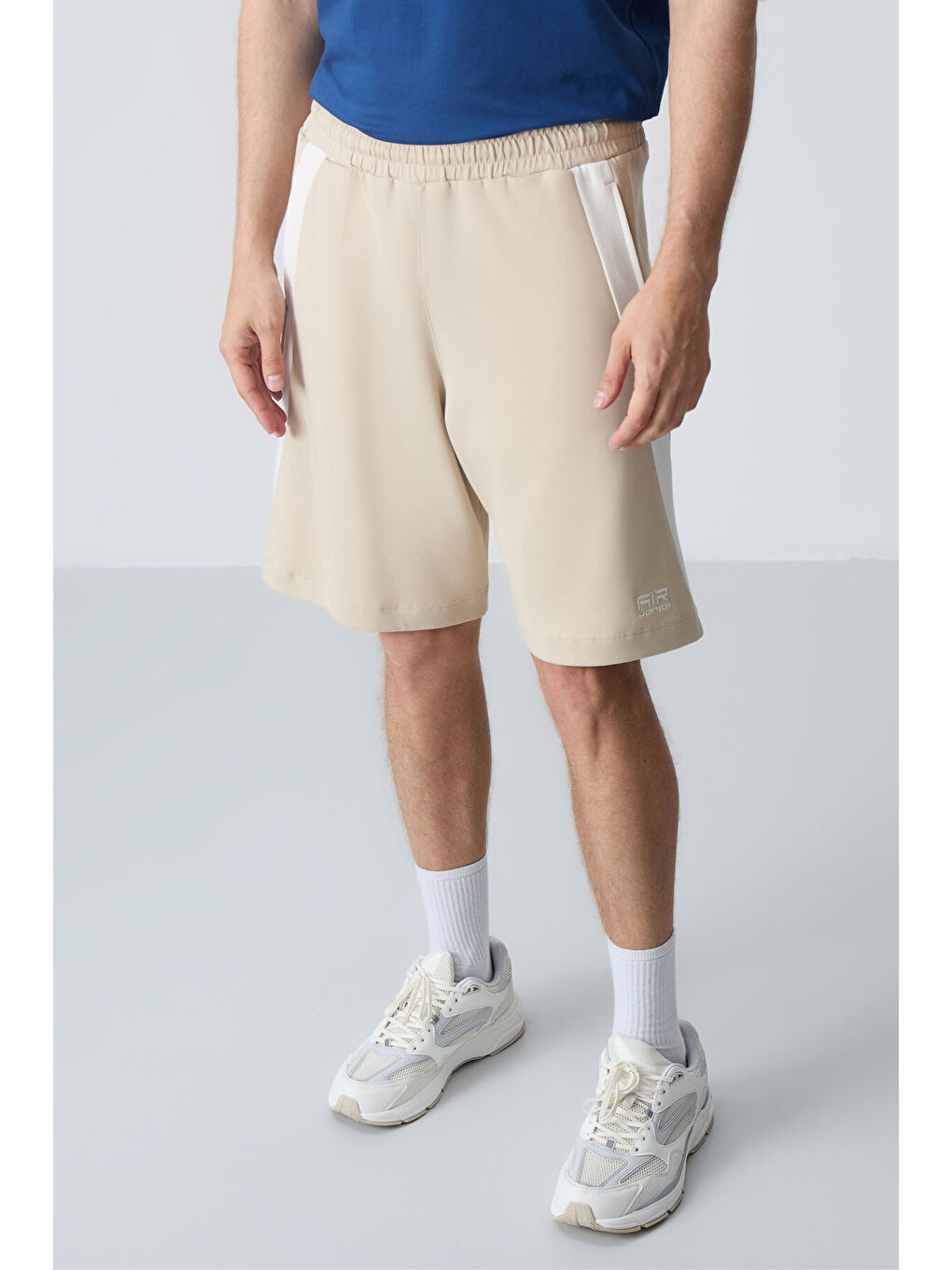 Bej Pamuklu Kalın Yumuşak Dokulu Standart  Fit Basic Erkek Şort  - 81280-2