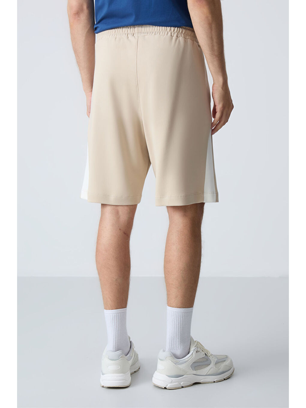 Bej Pamuklu Kalın Yumuşak Dokulu Standart  Fit Basic Erkek Şort  - 81280-4