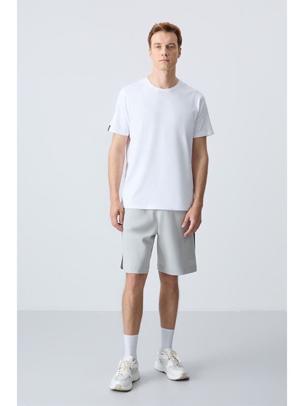 Bej Taş Pamuklu Kalın Yumuşak Dokulu Standart Fit Basic Erkek Şort  - 81280-1