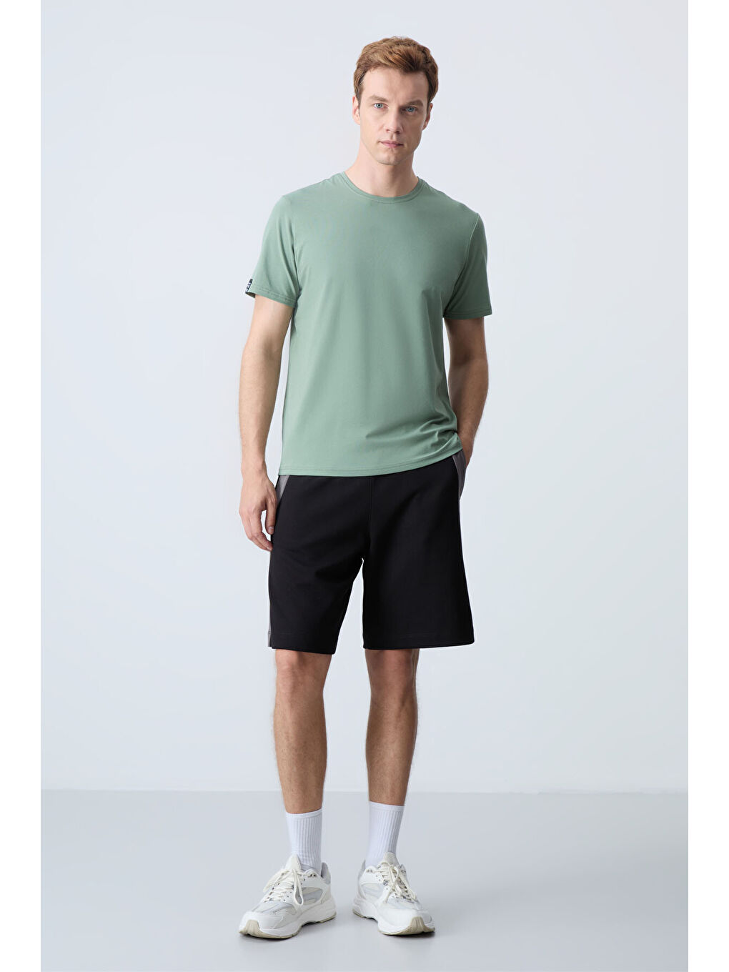 Siyah Pamuklu Kalın Yumuşak Dokulu Standart  Fit Basic Erkek Şort  - 81280-4