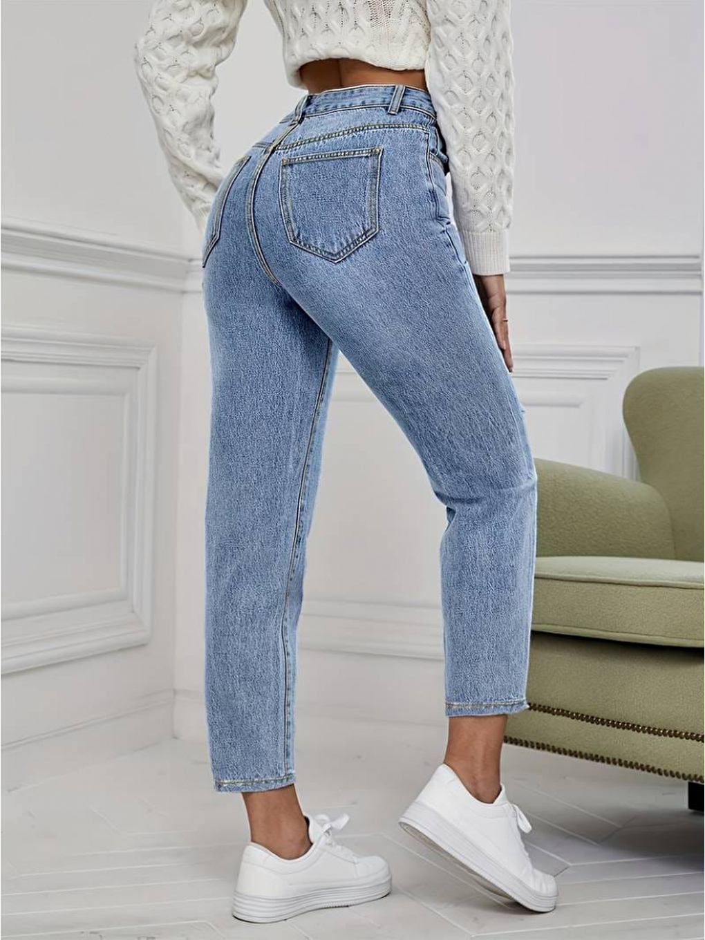 Kadın Açık Mavi Yırtık Mom Fit Jean Pantolon-2