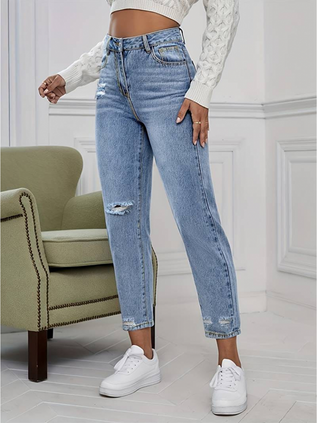 Kadın Açık Mavi Yırtık Mom Fit Jean Pantolon-3