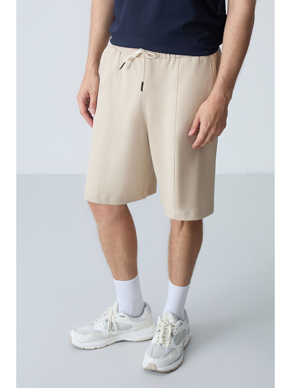 Bej Pamuklu Kalın Yumuşak Dokulu Standart  Fit Basic Erkek Şort  - 81277-1