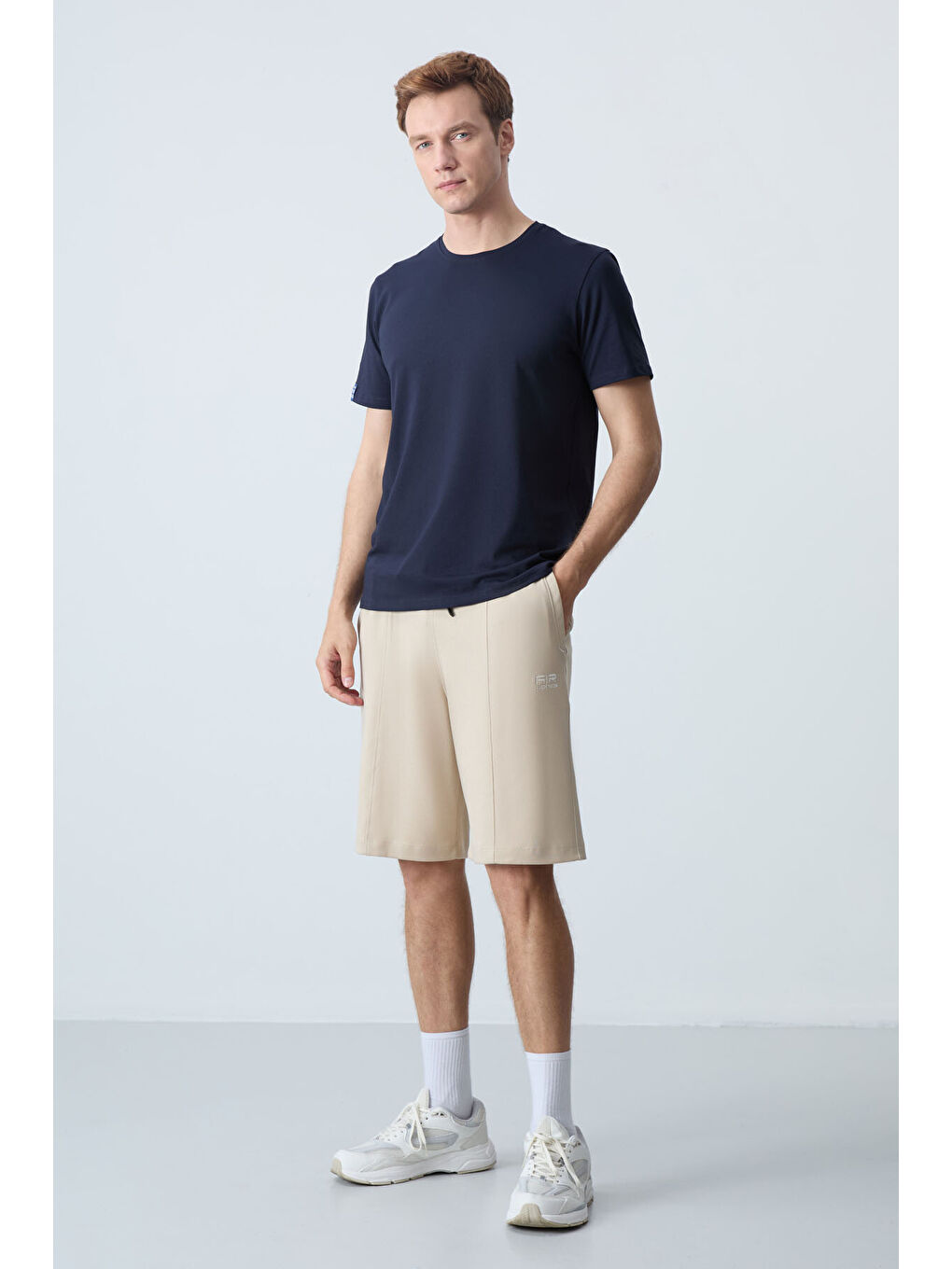 Bej Pamuklu Kalın Yumuşak Dokulu Standart  Fit Basic Erkek Şort  - 81277-4