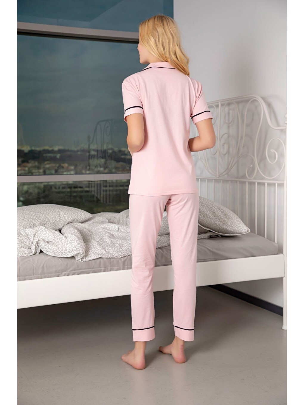 Pembe Kadın Kısa Kollu Pamuklu Düğmeli Biyeli Pijama Takım-1