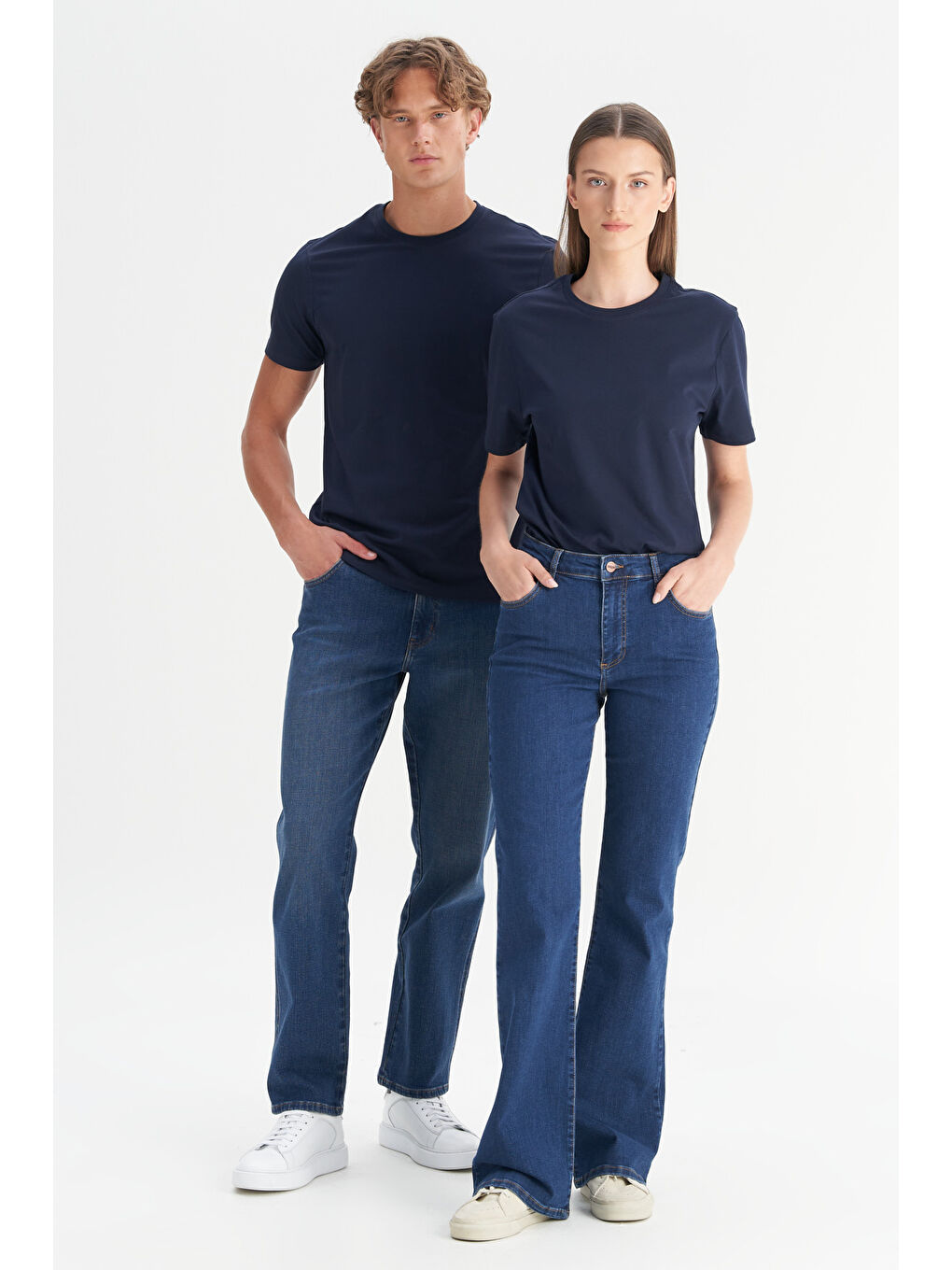 Erkek Lacivert Slim Fit Dar Kesim %100 Pamuk Bisiklet Yaka Kısa Kollu Tişört-1
