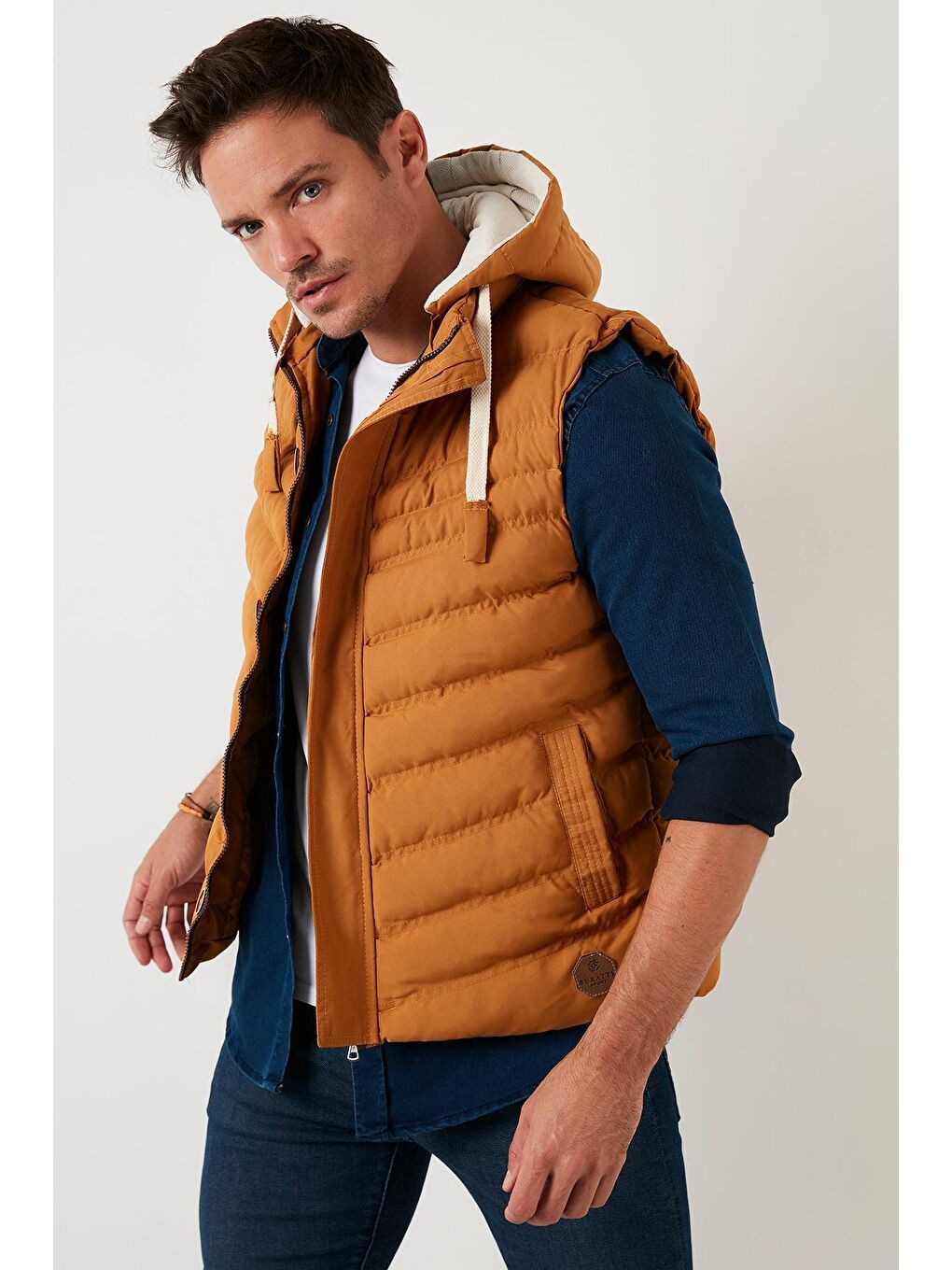 Sarı Kapüşonlu Slim Fit Yelek 556B5618