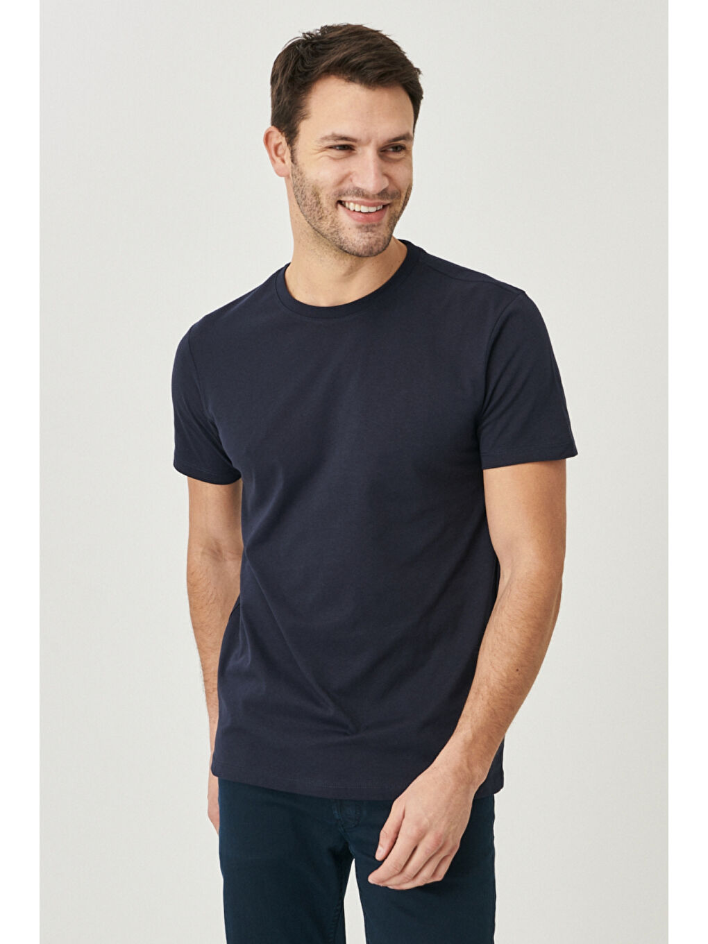 Erkek Lacivert Slim Fit Dar Kesim %100 Pamuk Bisiklet Yaka Kısa Kollu Tişört-8