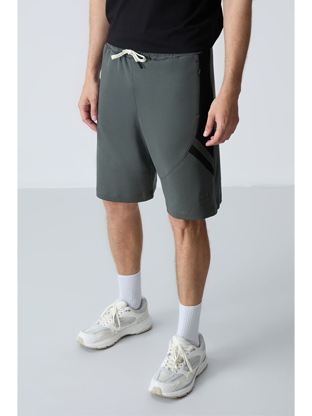 Haki Pamuklu Kalın Yumuşak Dokulu Standart Fit Basic Erkek Şort  - 81281-1