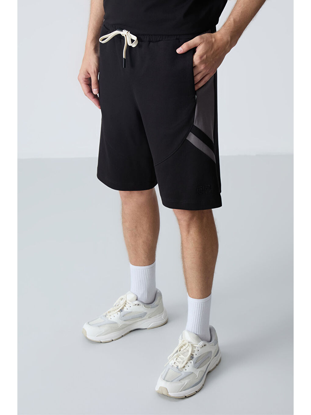 Siyah Pamuklu Kalın Yumuşak Dokulu Standart Fit Basic Erkek Şort  - 81281-1