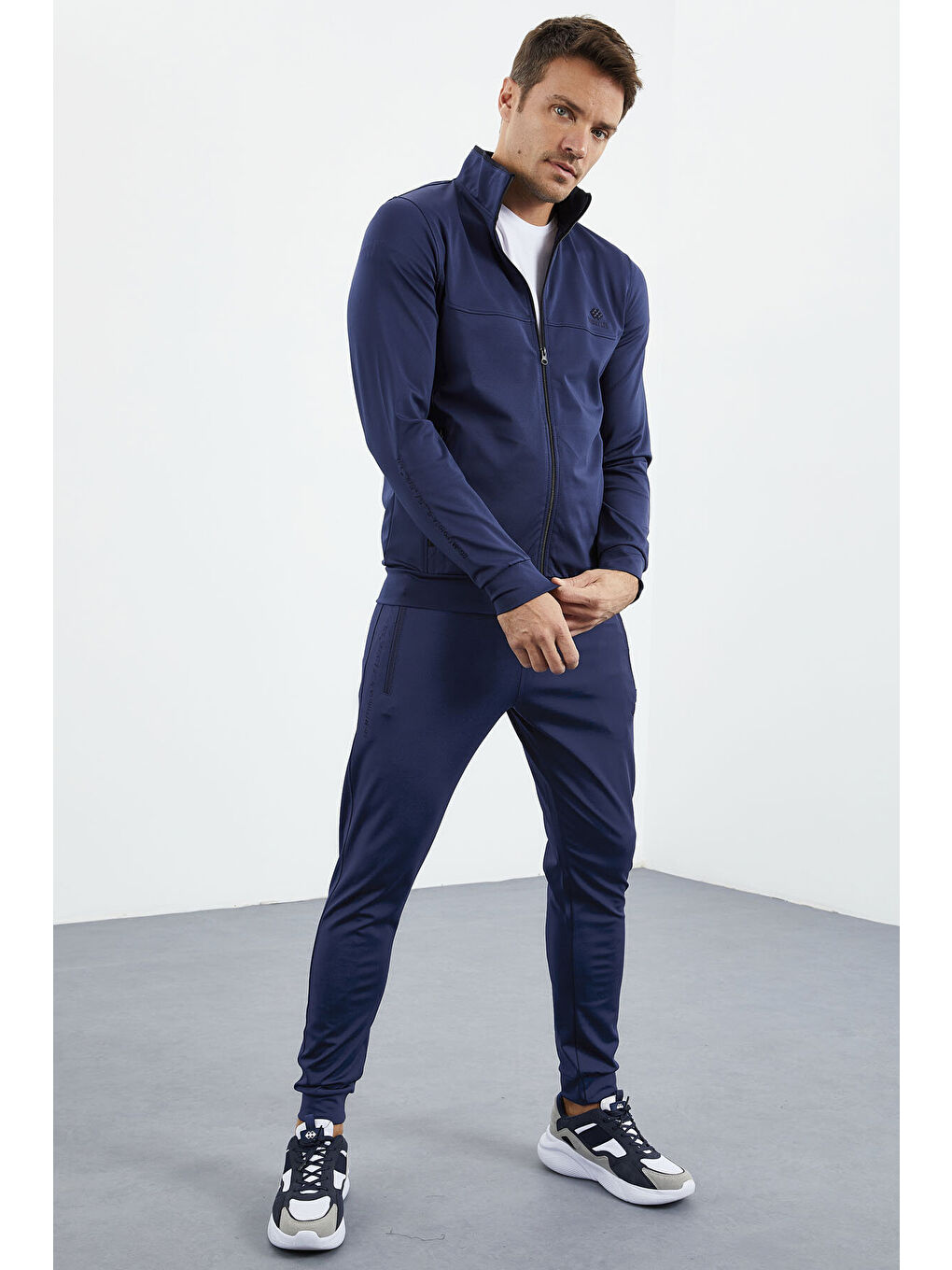 İndigo Dik Yaka Fermuarlı Standart Kalıp Manşetli Erkek Eşofman Takım - 85160-3