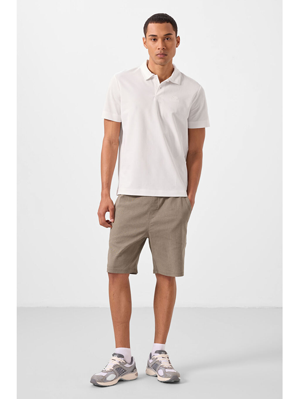 Ekru Basic Logolu Standart Kalıp Triko Polo Yaka Erkek Tişört - 87748-2