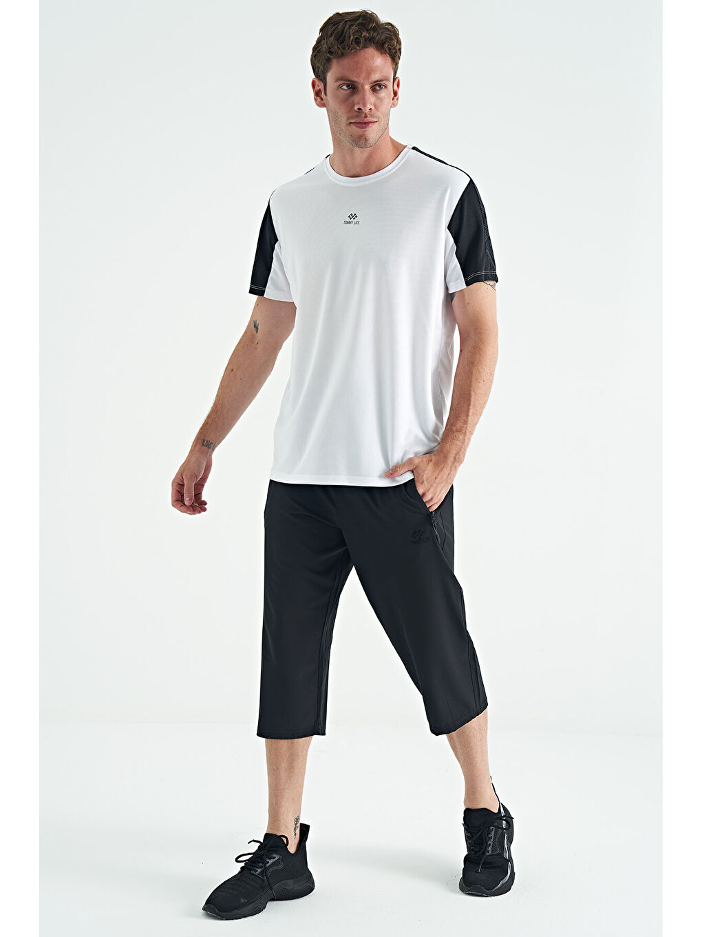 Siyah Bağcıklı Standart Kalıp Fermuar Cepli Aktif Spor Erkek Kapri - 83096-8