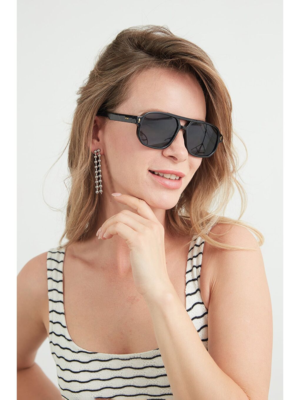 Siyah Metal Aksesuar Detaylı Güneş Gözlüğü-1