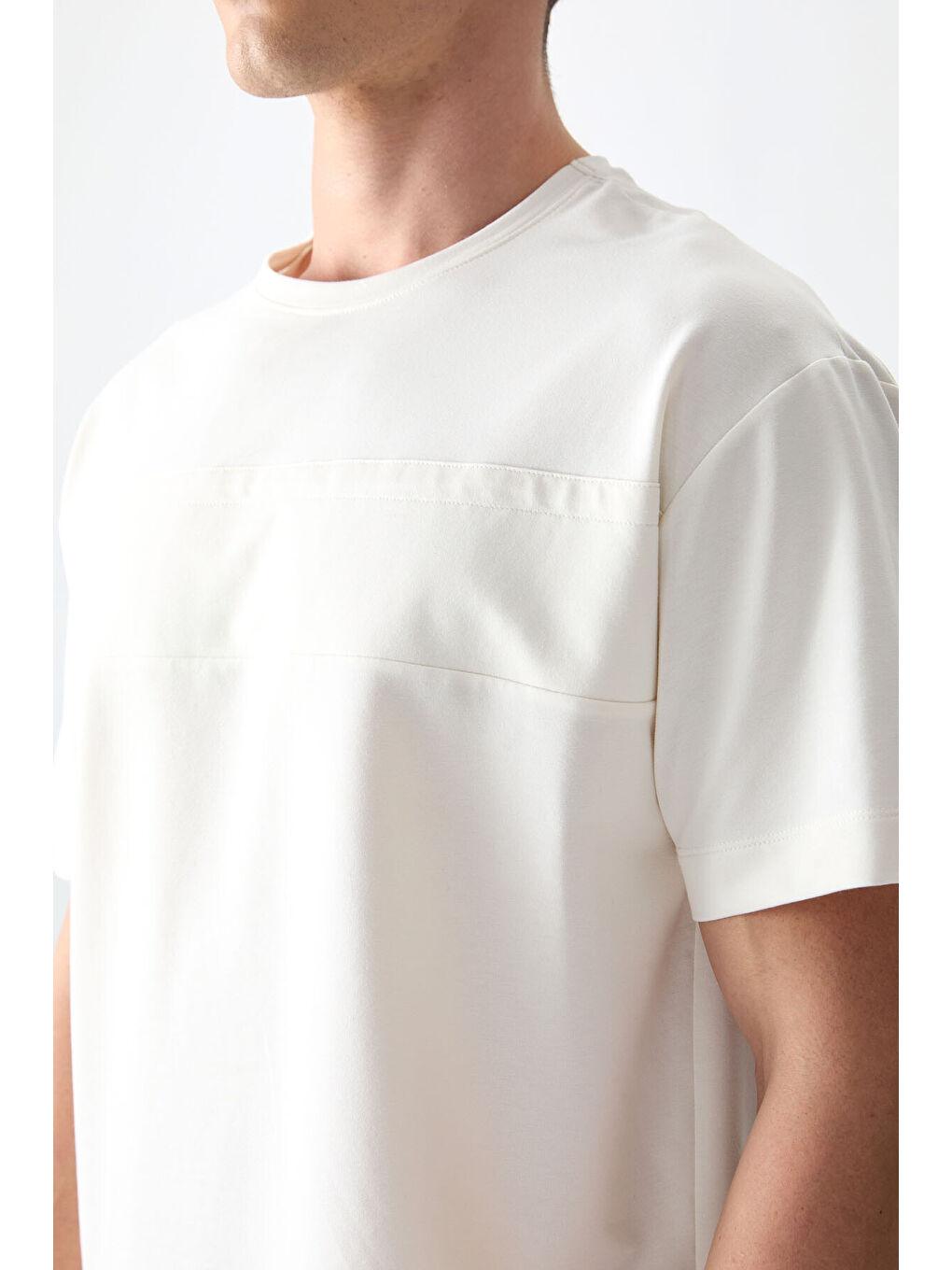 Ekru Pamuklu Kalın Yumuşak Dokulu Oversize Fit Basic Erkek Tişört - 88378-3