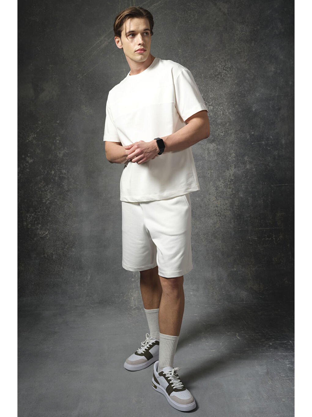 Ekru Pamuklu Kalın Yumuşak Dokulu Oversize Fit Basic Erkek Tişört - 88378-4