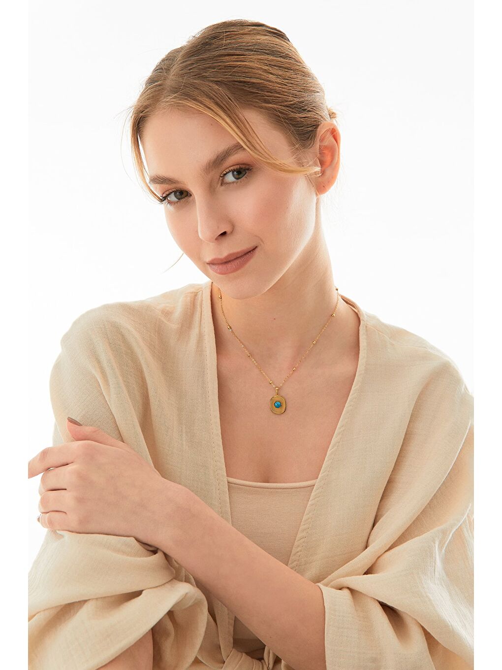 Sarı Taş Detaylı Yuvarlak Çelik Kolye