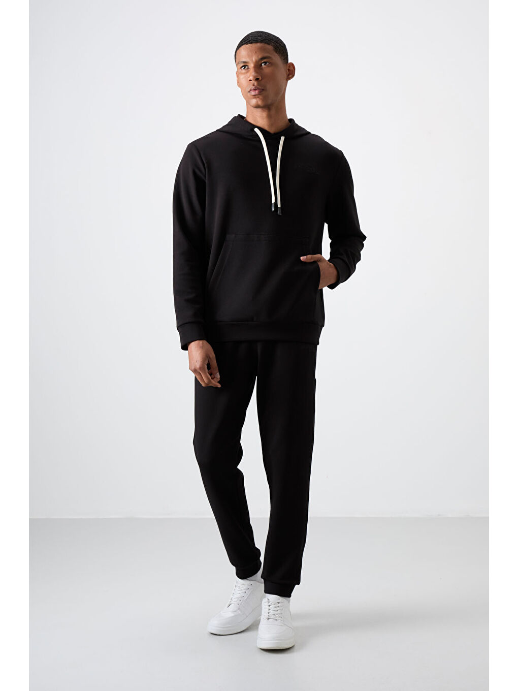 Siyah Pamuklu Kalın Yumuşak Dokulu Comfort Fit Nakışlı Erkek Eşofman Takım - 85255