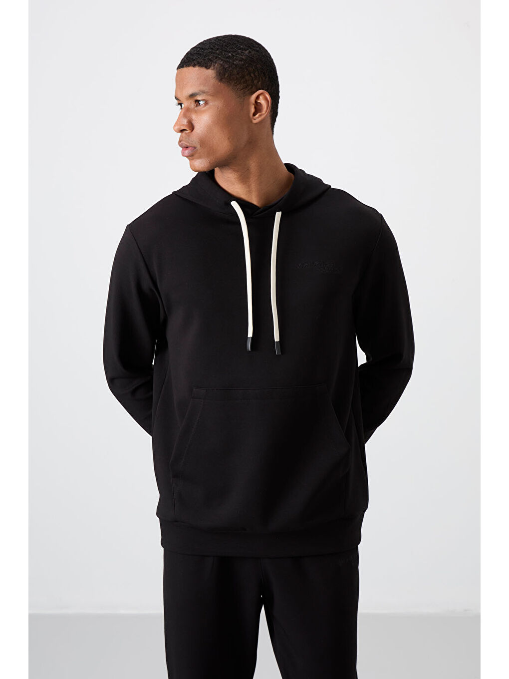 Siyah Pamuklu Kalın Yumuşak Dokulu Comfort Fit Nakışlı Erkek Eşofman Takım - 85255-1