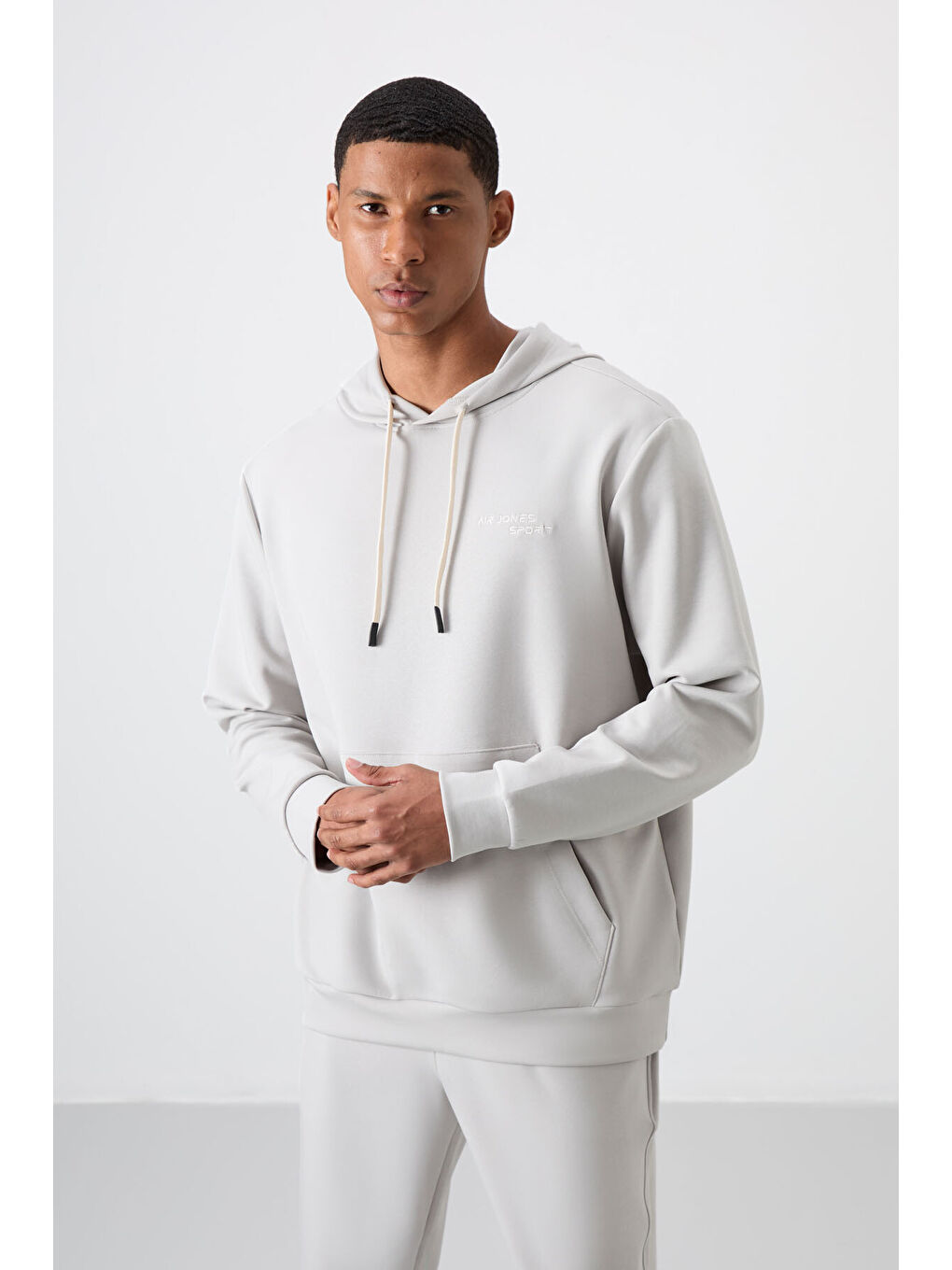 Bej Pamuklu Kalın Yumuşak Dokulu Comfort Fit Nakışlı Erkek Eşofman Takım - 85255-1