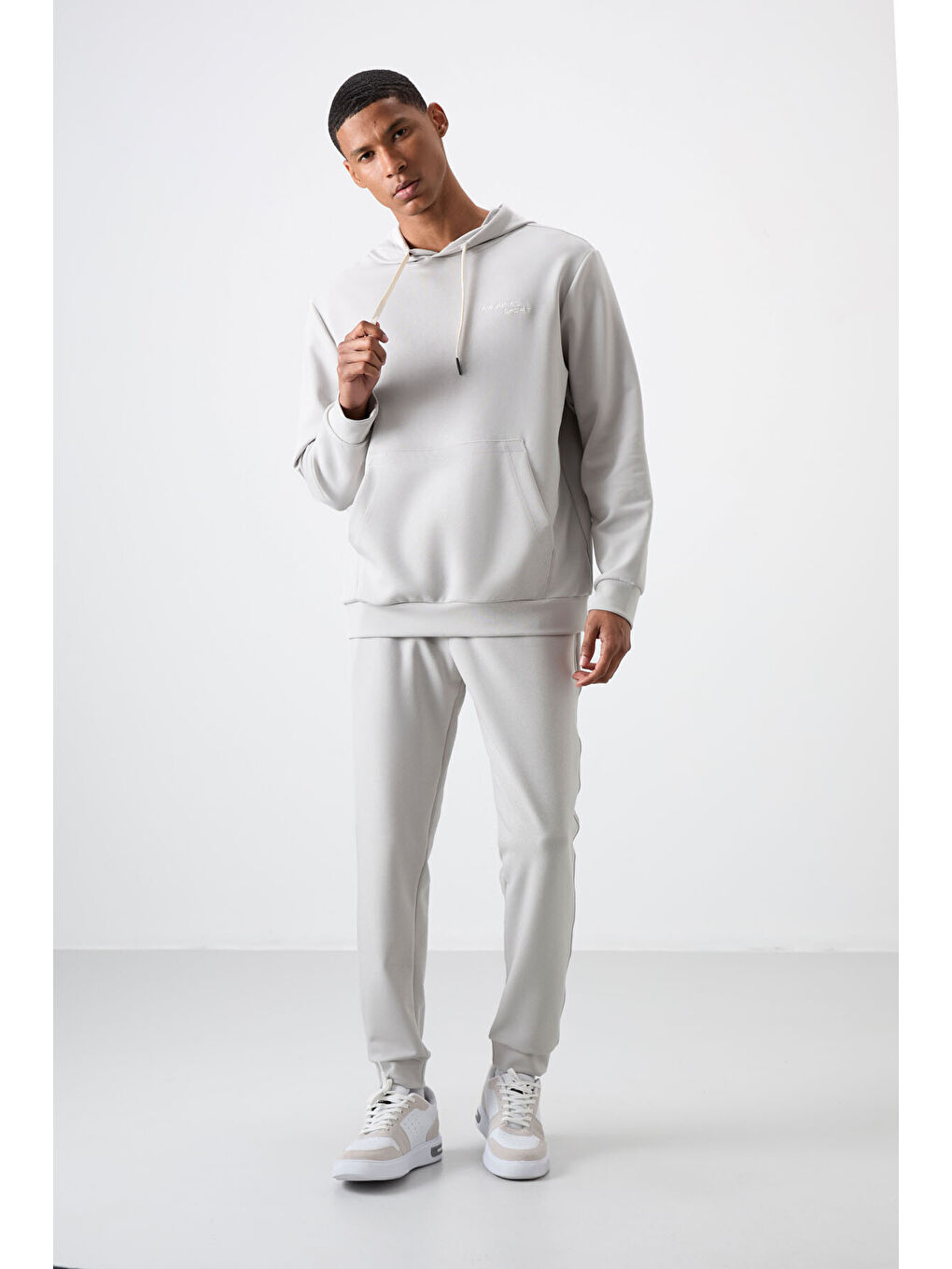 Bej Pamuklu Kalın Yumuşak Dokulu Comfort Fit Nakışlı Erkek Eşofman Takım - 85255-4