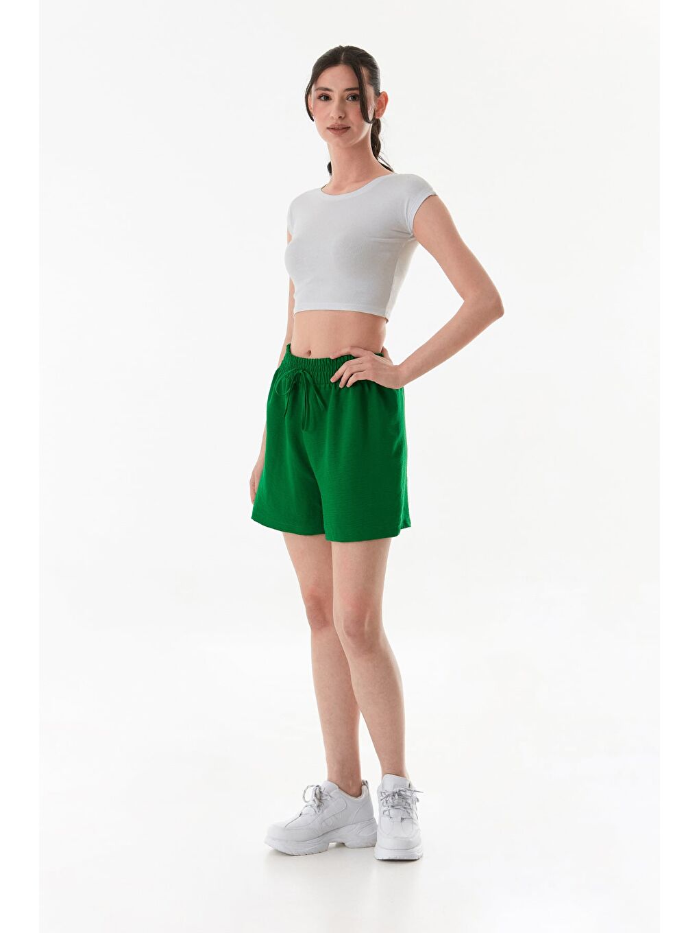 Yeşil Basic Ayrobin Kumaş Beli Bağcıklı Şort-2