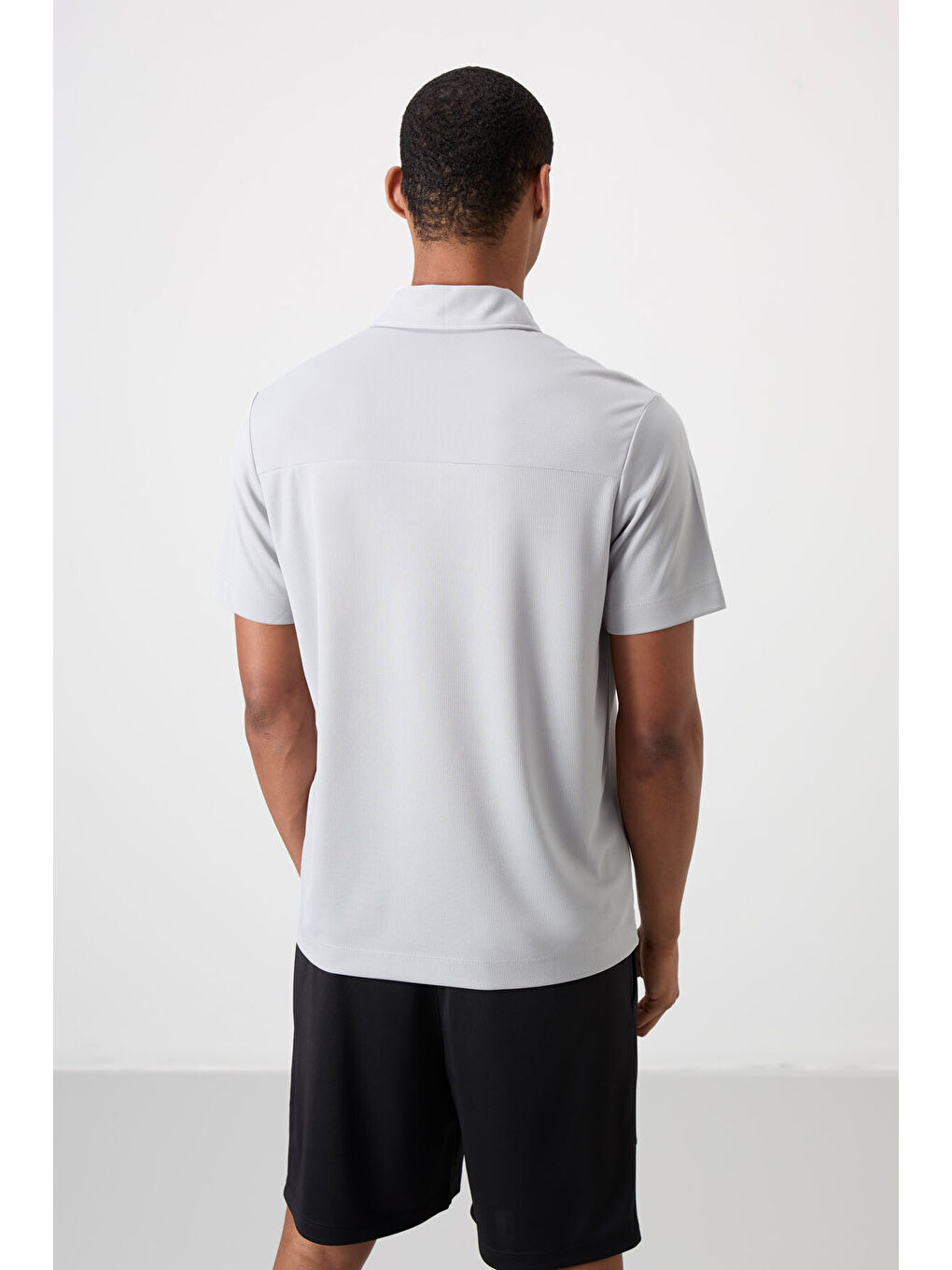 Gri Polyester Nefes Alan Dokulu İnce Esnek Standart Fit Polo Yaka Erkek Performans Tişört - 88402-4