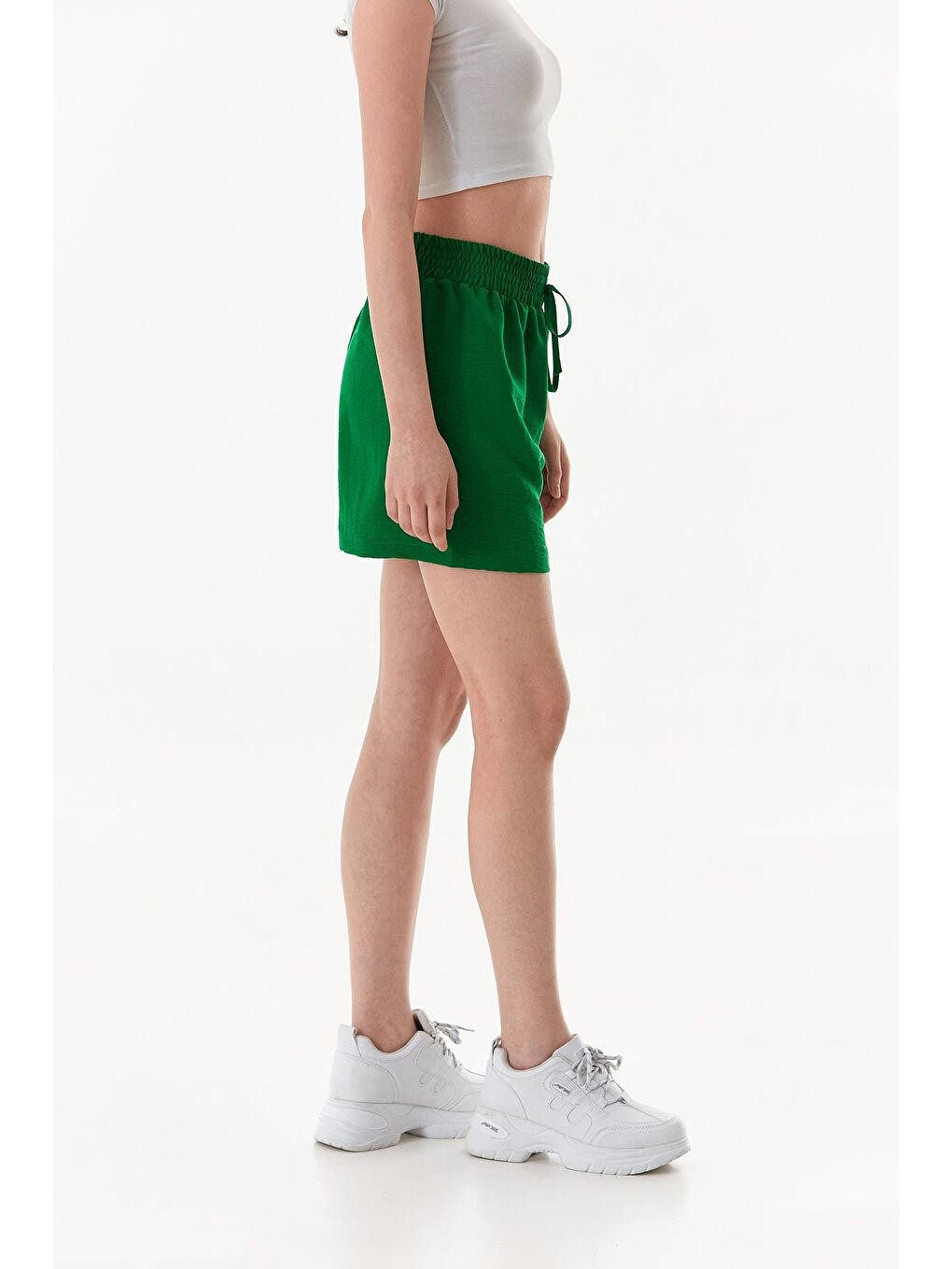 Yeşil Basic Ayrobin Kumaş Beli Bağcıklı Şort-4