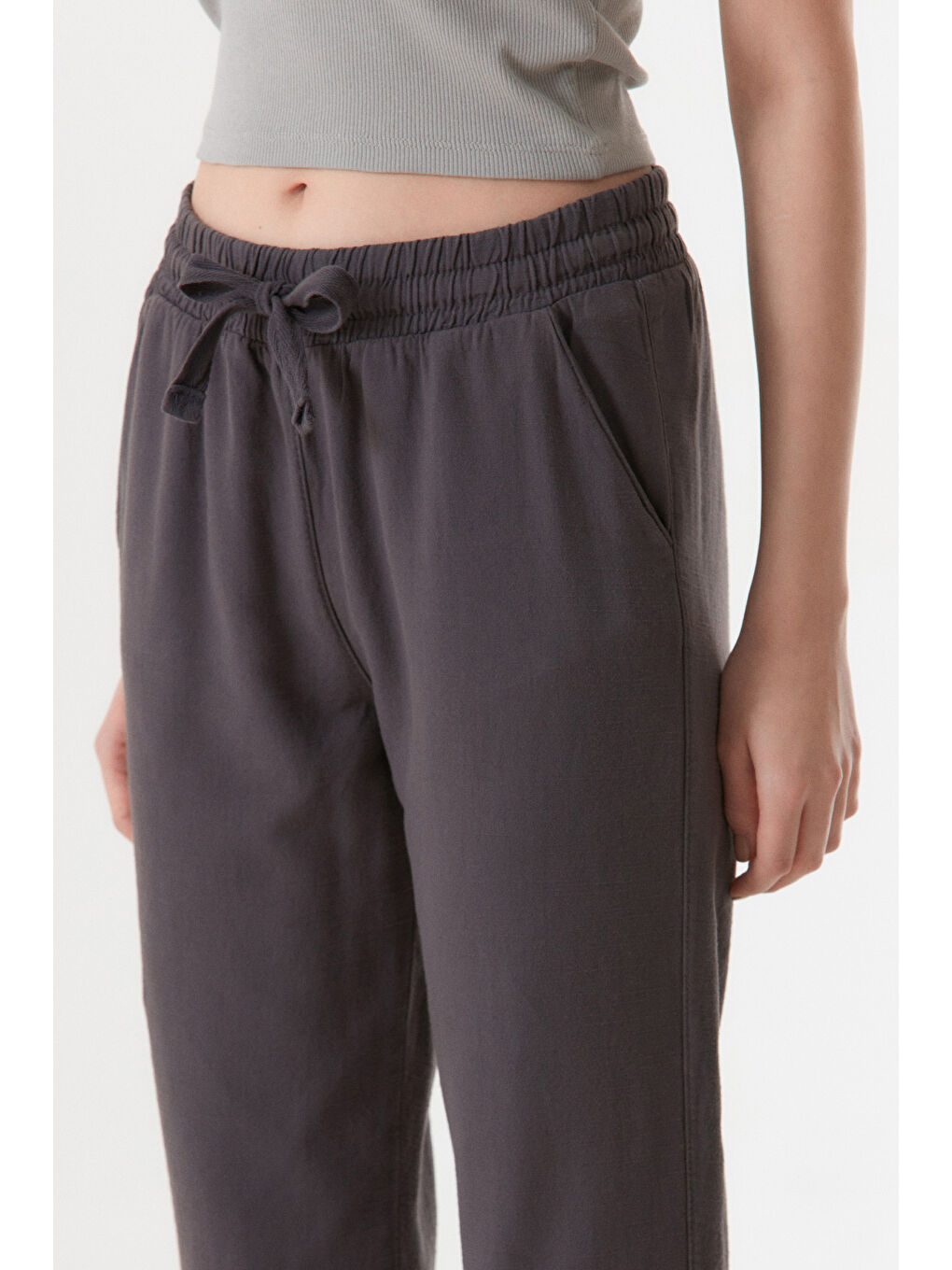 Antrasit Paçası Püsküllü Beli Lastikli Keten Pantolon-4