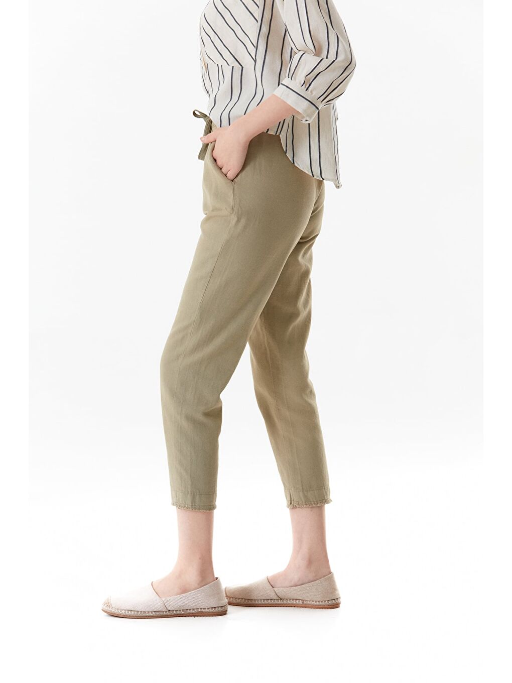 Haki Paçası Püsküllü Beli Lastikli Keten Pantolon-2
